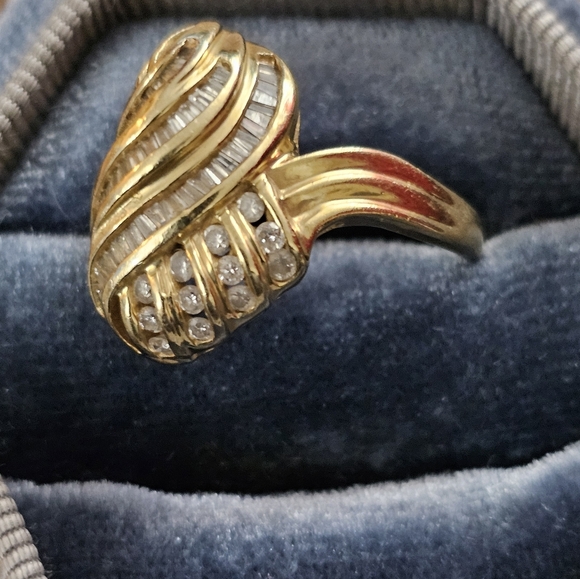 14k Diamond Yellow Gold Ring